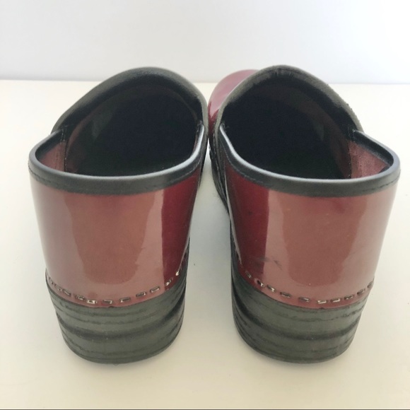 Dansko Shiny Apple Red Clogs Size 13 - Picture 7 of 9